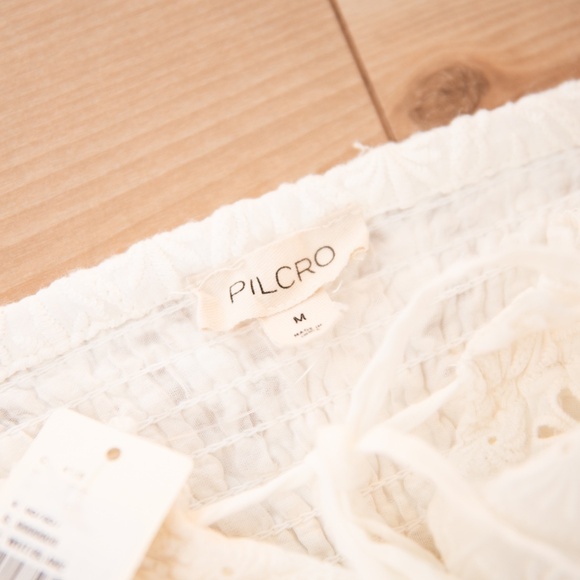 Pilcro Anthropologie Women’s Eyelet Puff Sleeve Romper Size M NWT - Picture 3 of 10